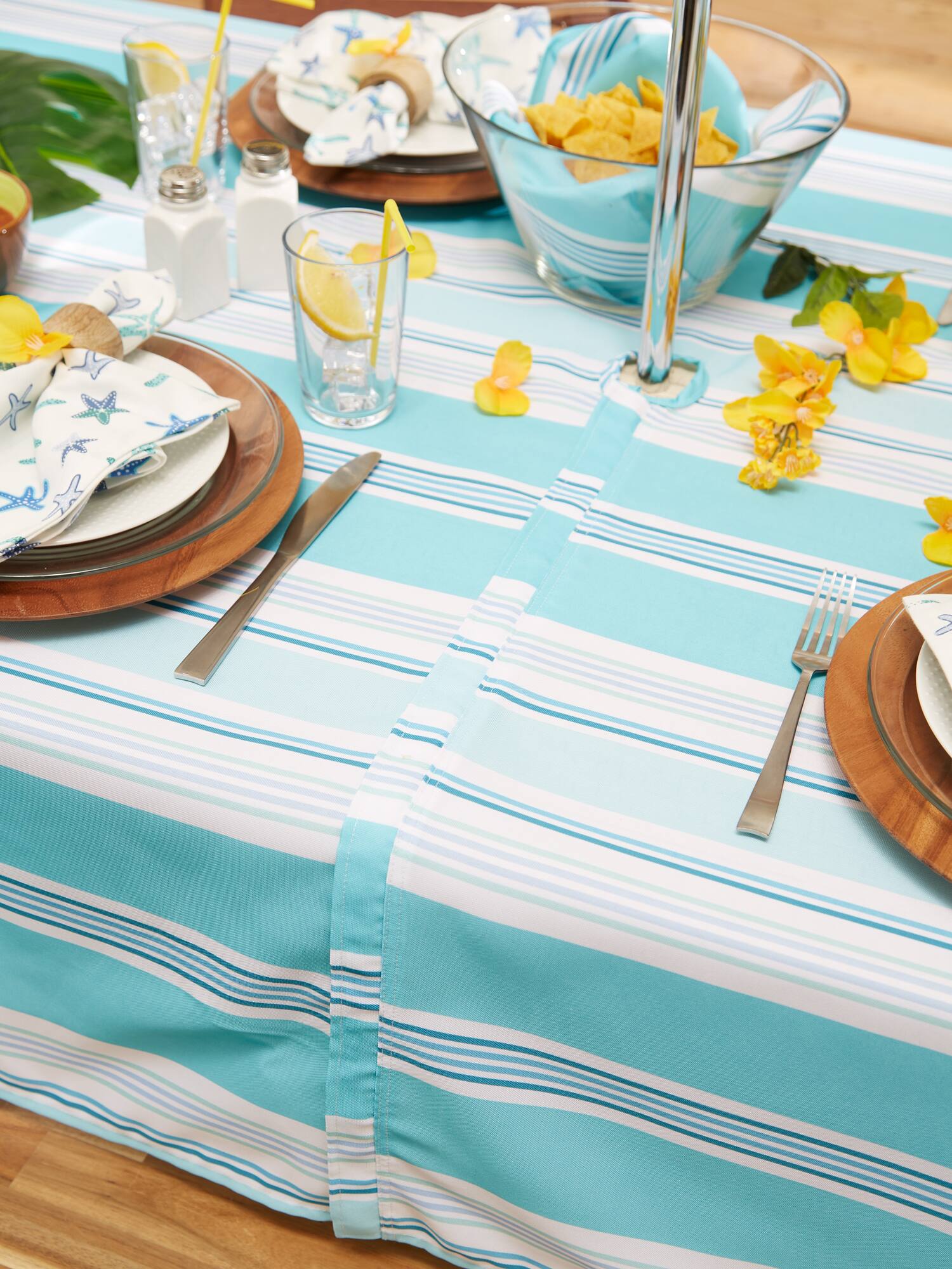 DII® Beach House Stripe Print Outdoor Tablecloth With Zipper 60 Round